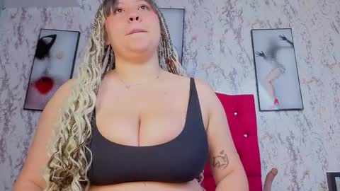 Snapshot of larissa_antonella chatting on April 2026 04:04:01 AM larissa_antonella online show from April 2026 04:04:01 AM