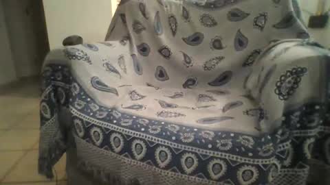 Snapshot of larop49 chatting on February 2026 06:12:01 AM Larop49 online show from February 2026 06:12:01 AM