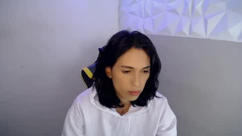 larry online show from April 2026 09:04:01 PM