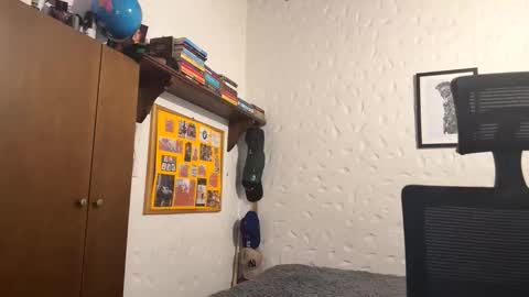 andrew online show from November 2025 01:10:02 PM