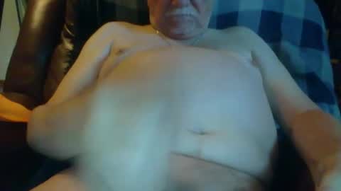 Snapshot of larryw01 chatting on September 2025 03:01:02 PM larryw01 online show from September 2025 03:01:02 PM