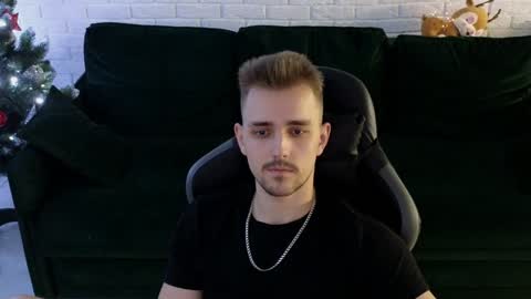 Snapshot of larstar01 chatting on December 2024 01:47:02 AM Lars online show from December 2024 01:47:02 AM