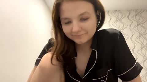 Snapshot of lashundaciviello chatting on May 2026 07:30:02 PM Mila online show from May 2026 07:30:02 PM