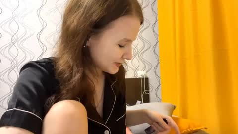 Snapshot of lashundaciviello chatting on May 2026 05:53:01 PM Mila online show from May 2026 05:53:01 PM