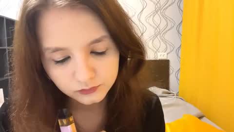 Snapshot of lashundaciviello chatting on June 2026 06:45:01 PM Mila online show from June 2026 06:45:01 PM