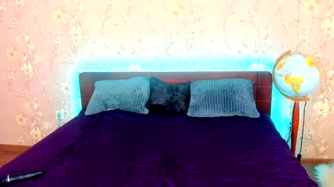 Snapshot of lasscherry18 chatting on February 2025 02:04:02 PM LassCherry18 online show from February 2025 02:04:02 PM