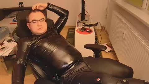 Snapshot of latexboy893 chatting on December 2025 12:26:02 AM latexboy893 online show from December 2025 12:26:02 AM