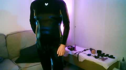 latexminheadroom online show from December 2024 02:27:02 AM