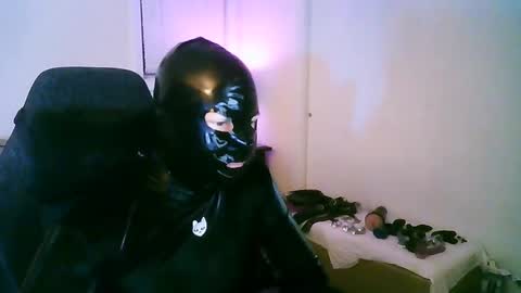 latexminheadroom online show from October 2025 02:19:02 AM
