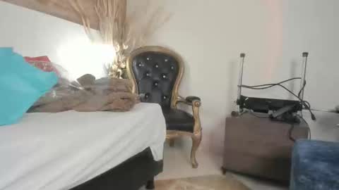 lathiffa online show from December 2025 06:42:02 AM