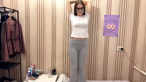 Mia online show from July 2026 11:25:01 AM