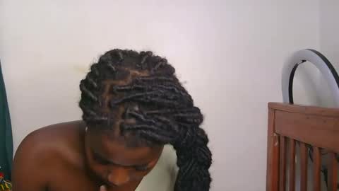 latiffaah_xx online show from April 2026 07:07:02 PM