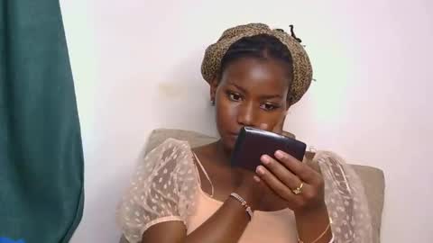 latiffaah_xx online show from April 2026 11:38:01 AM