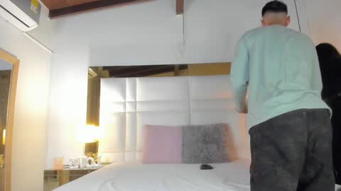 Johana y Santiago online show from February 2025 10:48:02 AM