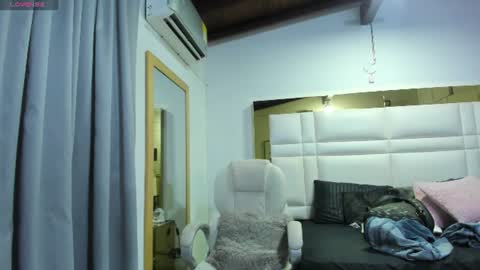 Johana y Santiago online show from July 2026 03:10:01 AM