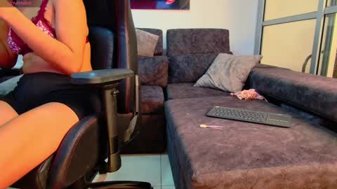 Snapshot of latin_couple77 chatting on February 2025 05:33:01 AM Sara y Andy online show from February 2025 05:33:01 AM