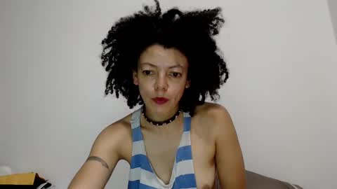 Latinacoka online show from February 2025 12:10:01 AM