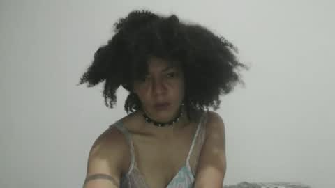 Latinacoka online show from May 2026 01:23:01 AM