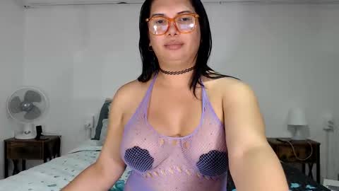 Snapshot of latinaflower_ts chatting on June 2026 09:40:01 PM FLOR SALVAJE online show from June 2026 09:40:01 PM