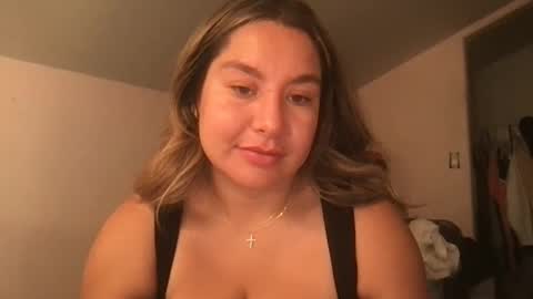 latinalinda02 online show from October 2025 09:33:01 PM