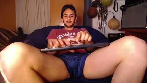 Snapshot of latincurious0 chatting on October 2025 04:13:01 AM Juanito online show from October 2025 04:13:01 AM