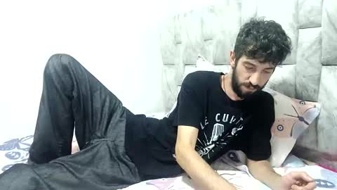 latinlustandfrenchkiss online show from December 2025 05:40:02 PM