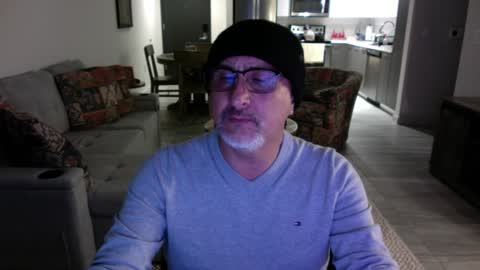 Snapshot of latinnous chatting on January 2025 04:54:02 AM QS - INDEPENDENT MODEL online show from January 2025 04:54:02 AM