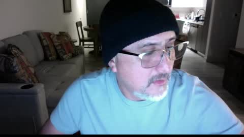 Snapshot of latinnous chatting on February 2025 06:37:01 AM QS - INDEPENDENT MODEL online show from February 2025 06:37:01 AM