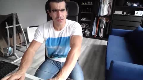 sam online show from November 2025 03:12:02 PM