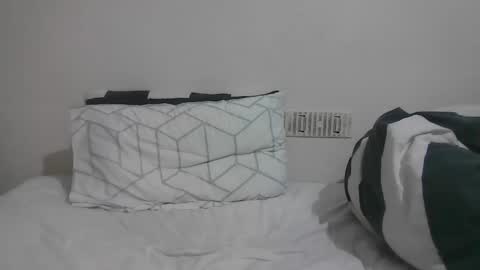 Snapshot of latino_rodri chatting on April 2026 01:05:01 AM latino_rodri online show from April 2026 01:05:01 AM