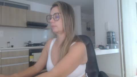 latinpaprika online show from November 2025 12:05:02 PM