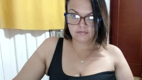 Snapshot of lau16310 chatting on July 2026 10:58:02 PM Laura online show from July 2026 10:58:02 PM