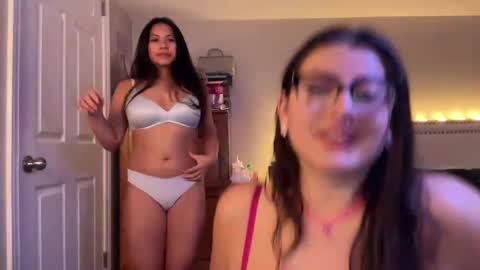 lau_mamacita online show from November 2025 09:14:02 PM