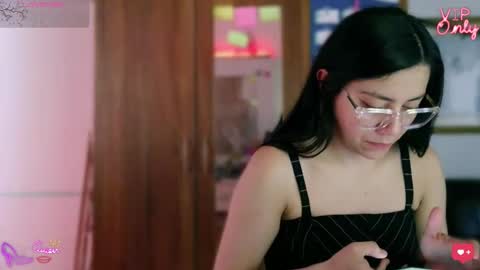 laujgray online show from March 2026 06:35:01 PM