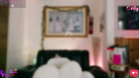 laujgray online show from April 2026 03:35:01 PM