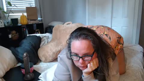 LauLauMa online show from October 2025 03:36:01 PM