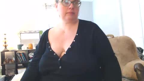 LauLauMa online show from March 2026 04:02:02 PM