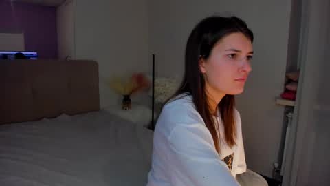 Laura online show from March 2025 06:21:01 AM