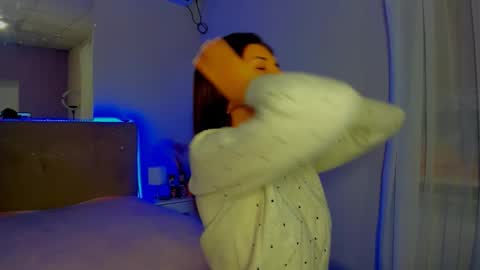 Laura online show from November 2025 06:18:02 AM