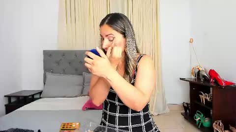 Snapshot of laura__martiinez chatting on June 2026 02:38:01 AM online show from June 2026 02:38:01 AM