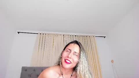 Snapshot of laura__martiinez chatting on July 2026 02:05:02 AM online show from July 2026 02:05:02 AM