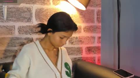 Laura online show from October 2025 12:37:02 PM