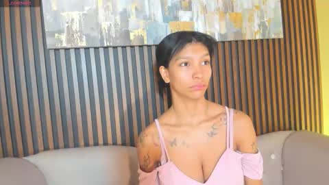 Laura online show from October 2025 12:39:02 PM