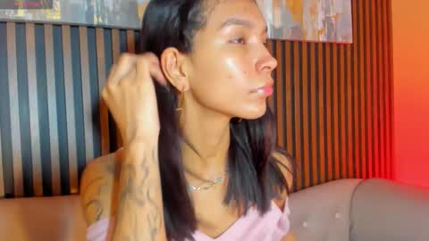 Laura online show from December 2025 12:46:02 PM