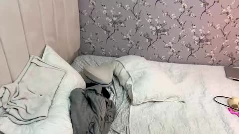 laura online show from January 2025 05:05:01 AM