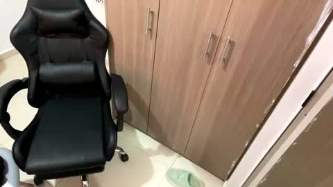 laura online show from March 2025 03:39:01 AM