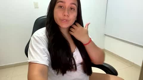 laura online show from October 2025 11:18:01 PM