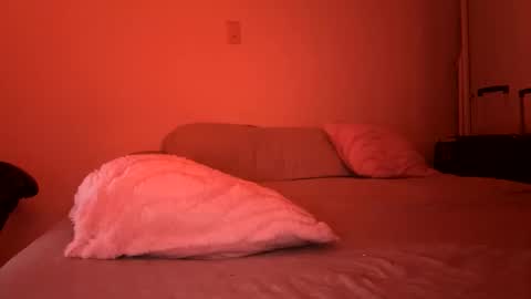 laura online show from February 2026 12:47:02 AM