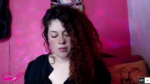 weedcam Curly Laura OF    online show from December 2025 06:27:01 PM