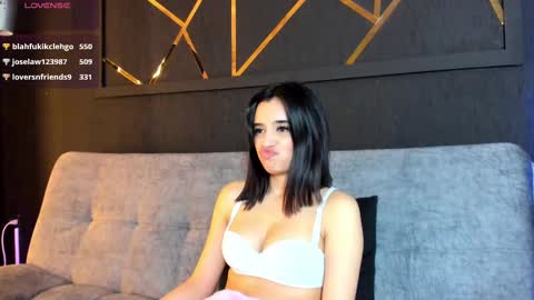 Snapshot of laura_hentai chatting on March 2025 09:18:02 AM Laura online show from March 2025 09:18:02 AM